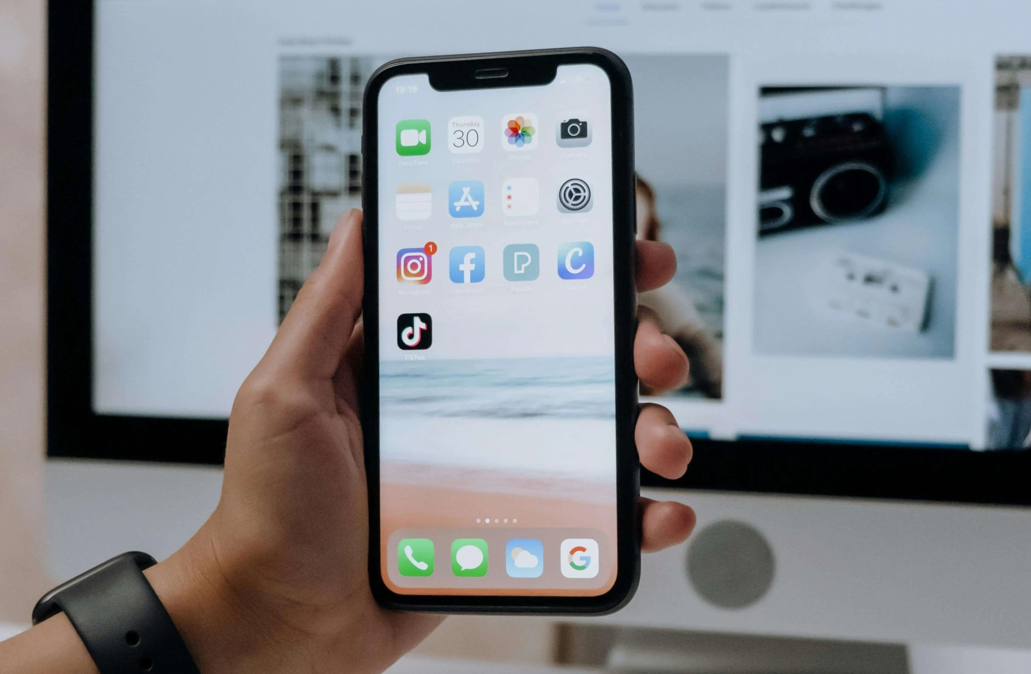 Comparativa entre Instagram y una página web propia